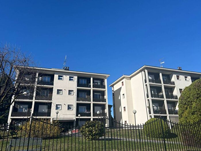 Appartamento trilocale in vendita in Via Fratelli Bandiera, Centro, Arona