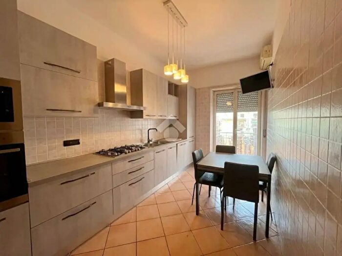 Appartamento trilocale in affitto in Viale Letizia, Napoli