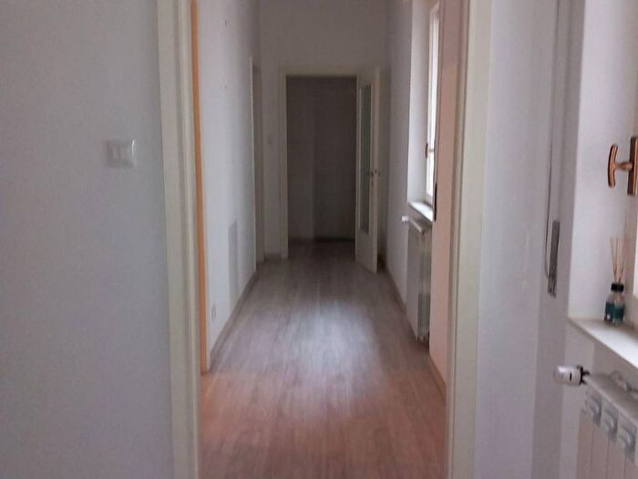 Appartamento trilocale in affitto in Via della Madonna, Quartiere Venezia, Livorno