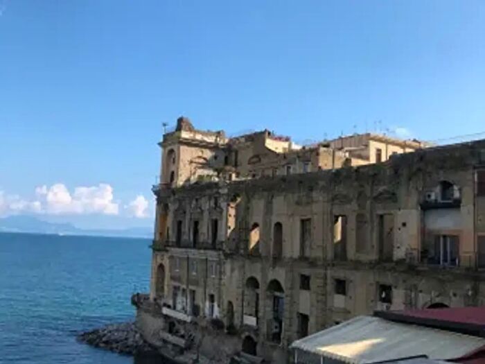 Appartamento bilocale in affitto in Via Posillipo, Napoli