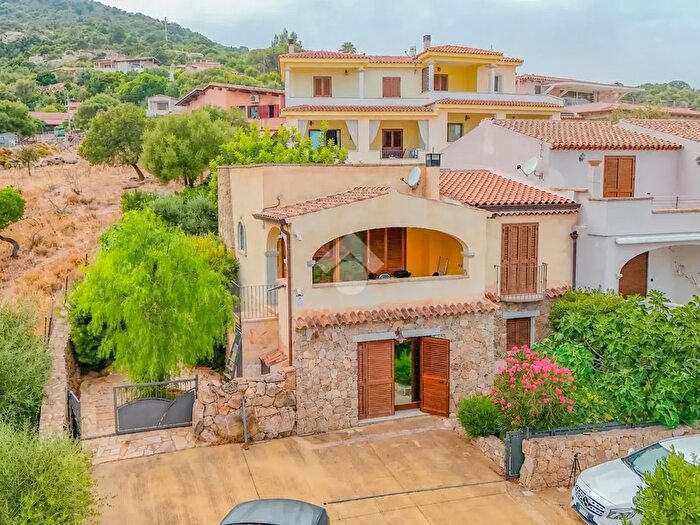 Casa quadrilocale in vendita in Via La Suaredda di Supra, San Teodoro