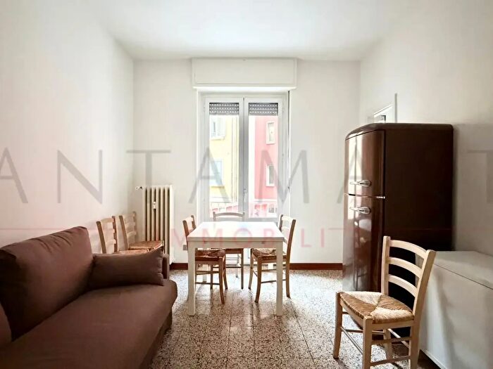 Appartamento trilocale in affitto in Via Mantova, Milano