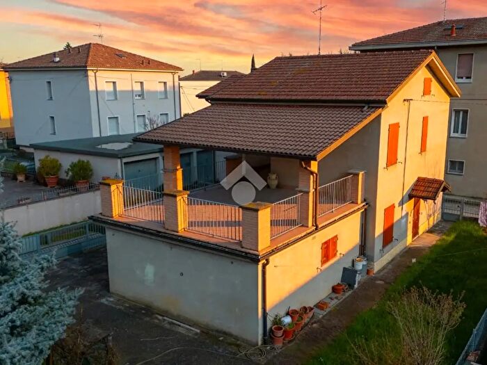 Appartamento quadrilocale in vendita in Via Roma, Medesano