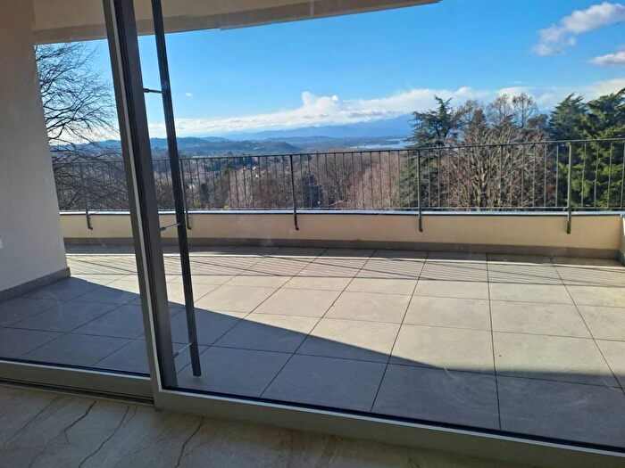 Appartamento con 5 locali in affitto in Via Generale Antonio Cantore, Cartabbia, Varese