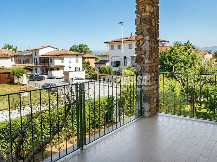 Casa quadrilocale in vendita in Via Vasco da Gama, Sirmione