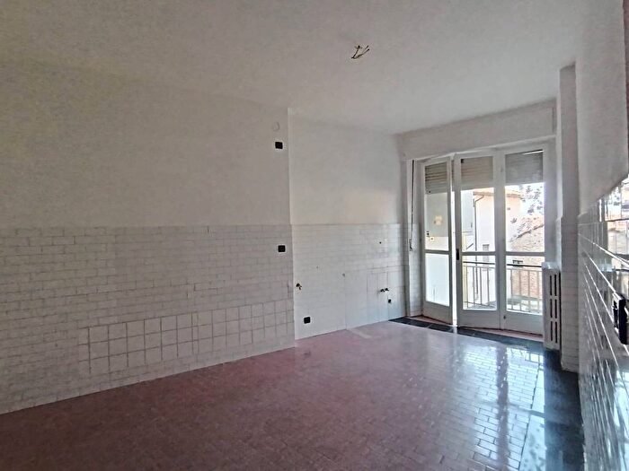 Appartamento quadrilocale in affitto in Via Giovanni Giobert, Centro Storico, Asti