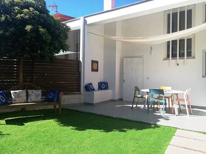 Casa bilocale in affitto in Via Porto Recanati, Fregene, Fiumicino