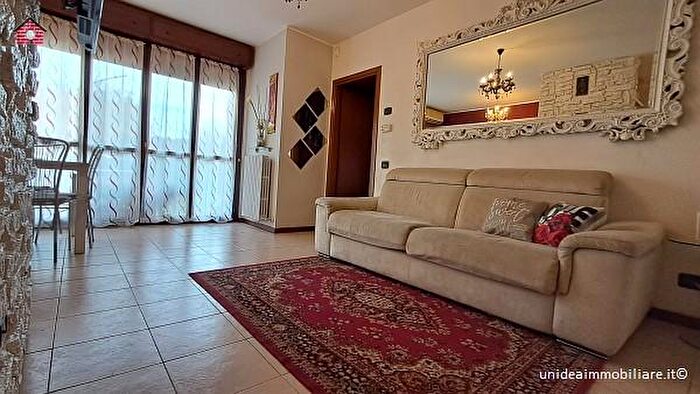 Appartamento in vendita in Vergiate Varese Lombardia Italia, Vergiate