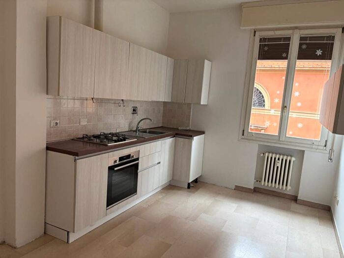 Appartamento trilocale in affitto in Via SantIsaia, San Felice, Bologna