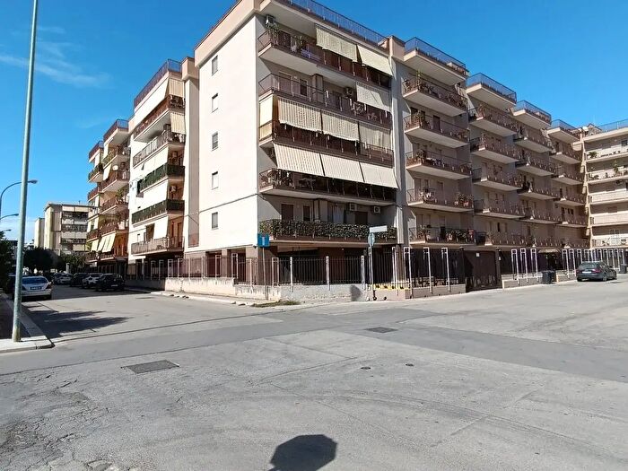 Appartamento trilocale in vendita in Via Novara, Andria