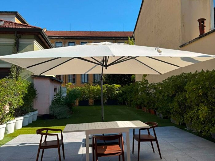 Appartamento trilocale in affitto in Via Alfonso Lamarmora, Quadronno Crocetta, Milano