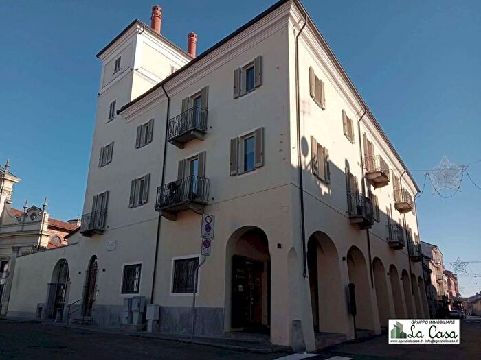 Appartamento con 6 locali in vendita in Piazza Italia Poirino To Italy, Poirino