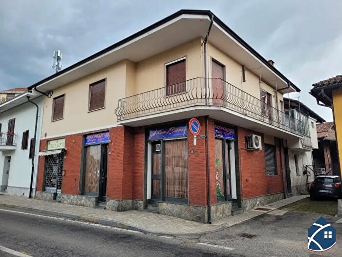 Casa con 7 locali in vendita in Airasca Via Roma, Airasca