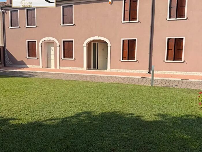 Casa con 6 locali in vendita in Badia Polesine