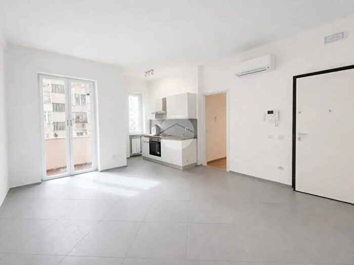 Appartamento bilocale in affitto in Lungotevere Thaon di Revel, Roma