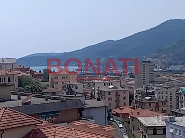 Appartamento con 6 locali in vendita in La Spezia
