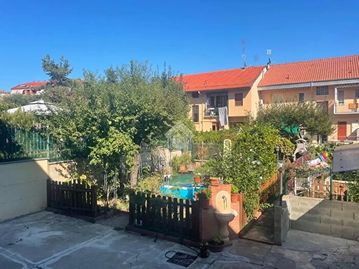 Appartamento con 5 locali in vendita in Via Candiolo, Torino