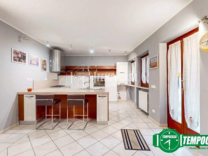 Casa con 5 locali in vendita in Via Verona, Alessandria