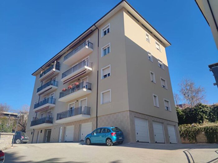 Appartamento quadrilocale in affitto in Via Monte Camicia, Santa Barbara San Sisto, LAquila