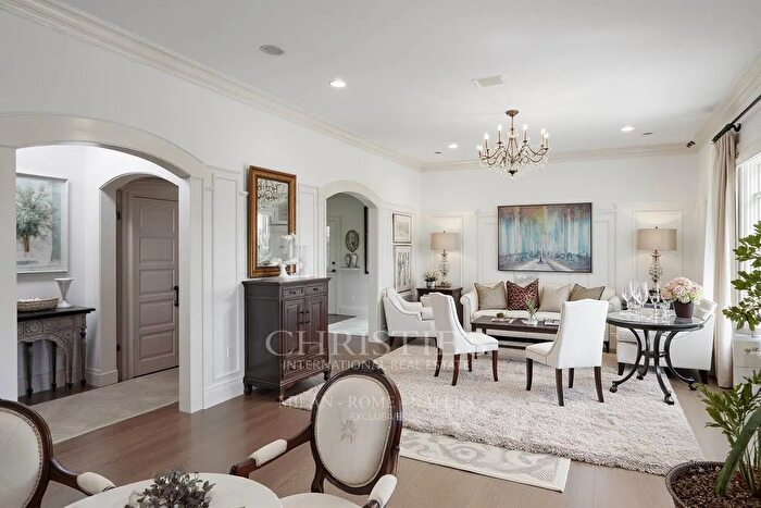 Appartamento con 9 locali in vendita in Via Filippo Civinini, Roma