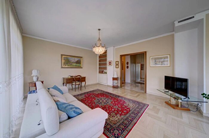 Appartamento con 8 locali in vendita in Via Galliate Torino, Torino