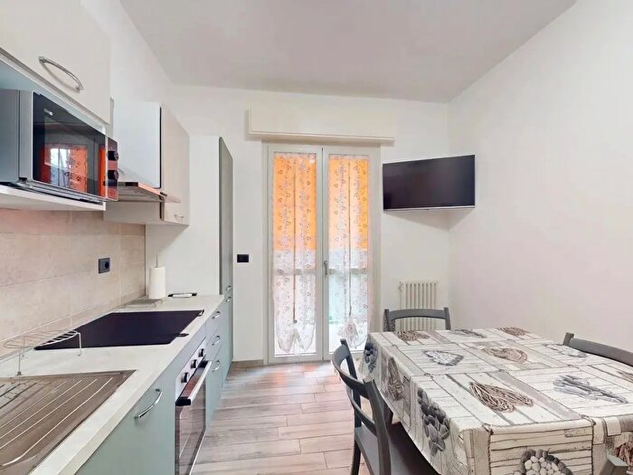 Appartamento trilocale in affitto in Borghetto Santo Spirito