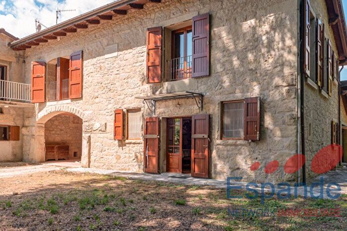 Casa con 17 locali in vendita in Località Cà Vigone, Camugnano