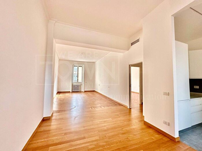 Appartamento con 5 locali in affitto in Piazza Santa Maria Beltrade, Duomo, Milano