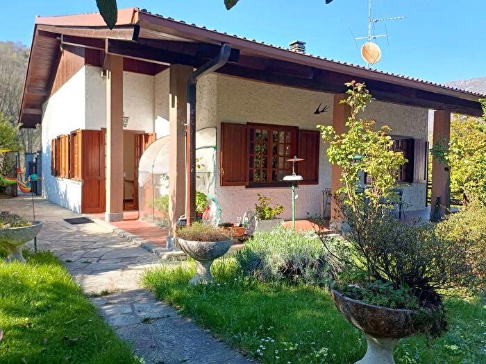 Casa con 5 locali in vendita in Strada Case Macario, Corio