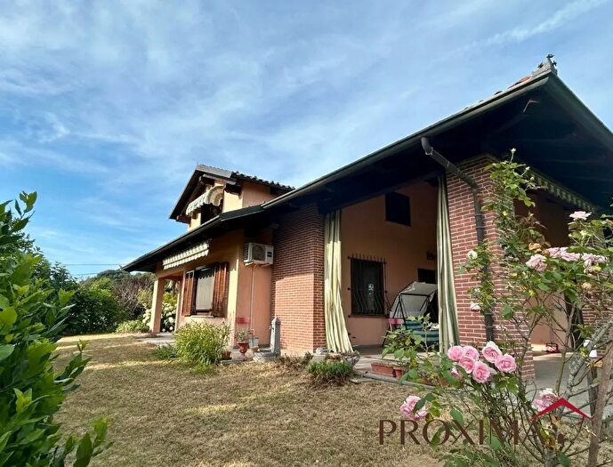 Casa con 5 locali in vendita in Via Borgo Valentino a, Arignano