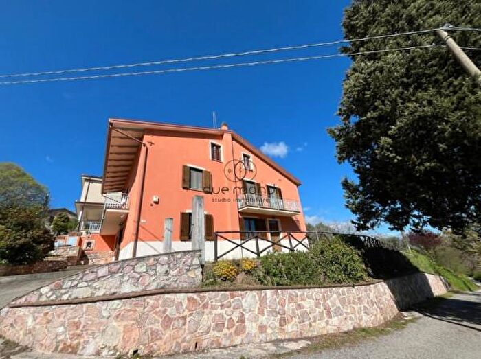 Appartamento quadrilocale in vendita in Via della Cura, Spoleto