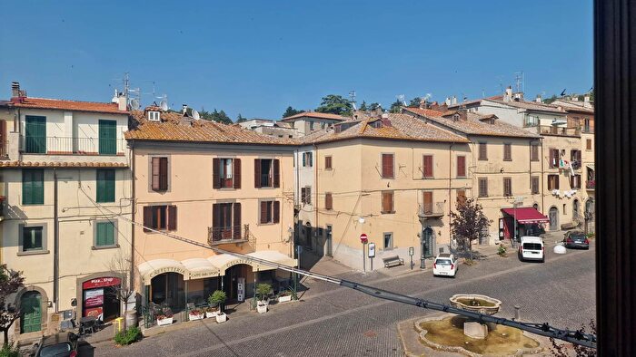 Appartamento trilocale in vendita in Viterbo