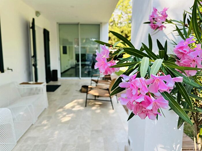 Casa con 7 locali in vendita in Forte Dei Marmi