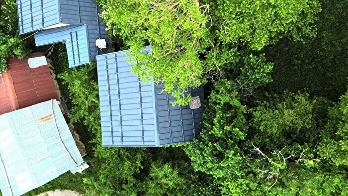 Casa con 9 locali in vendita in Frazione San Marcellino Soprano, Valloriate