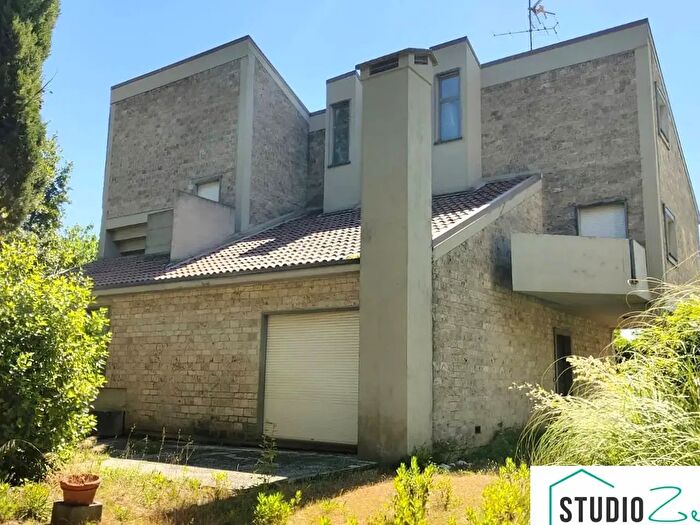 Casa con 6 locali in vendita in Rimembranze, Amelia