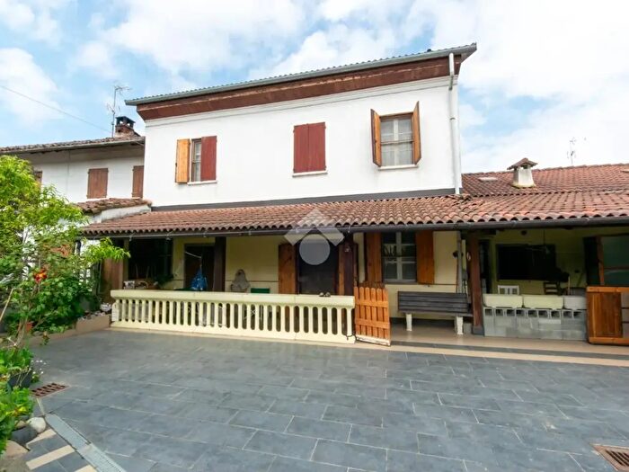 Casa quadrilocale in vendita in Via Battista Belluati, Motta De Conti