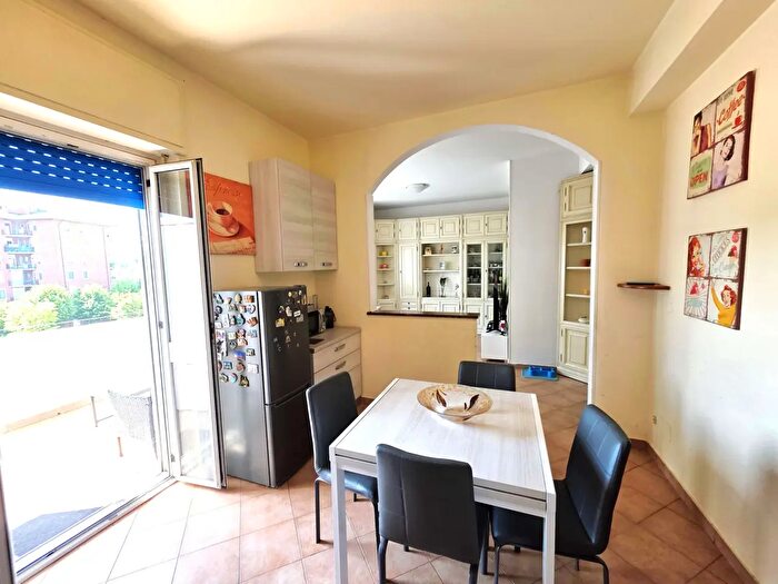 Appartamento con 6 locali in vendita in Via Baggiolini, Alessandria