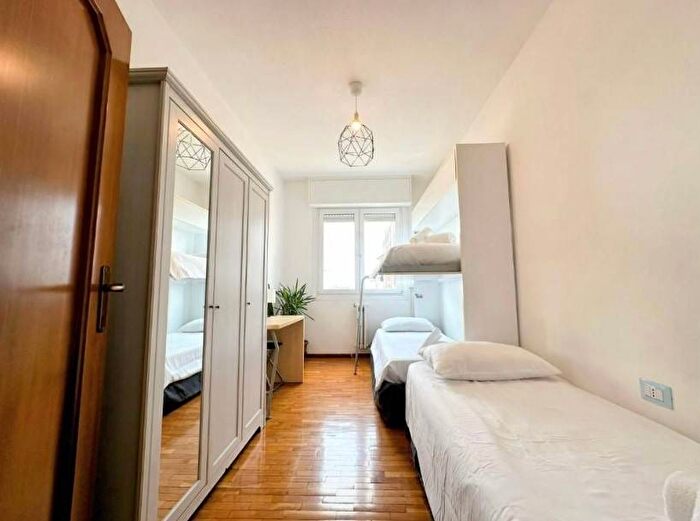 Appartamento con 5 locali in affitto in Viale Ca Granda, Ca Granda, Milano