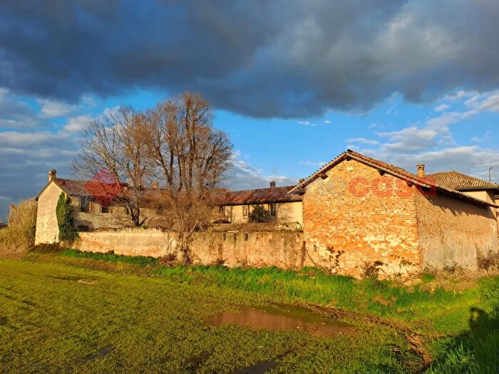 Casa con 5 locali in vendita in Via dei Pioppi, Bornasco