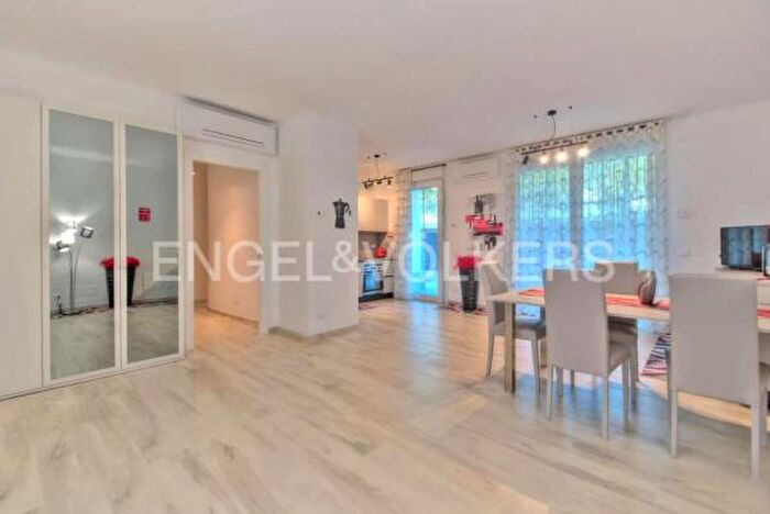 Appartamento con 6 locali in vendita in Via Privata degli Artigiani, Rapallo