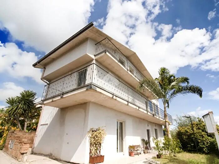 Casa con 5 locali in vendita in Via delle Rose, Ortona