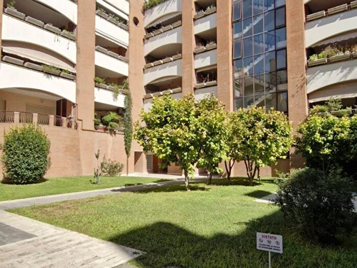 Appartamento trilocale in affitto in Via Olindo Guerrini, Talenti Monte Sacro, Roma