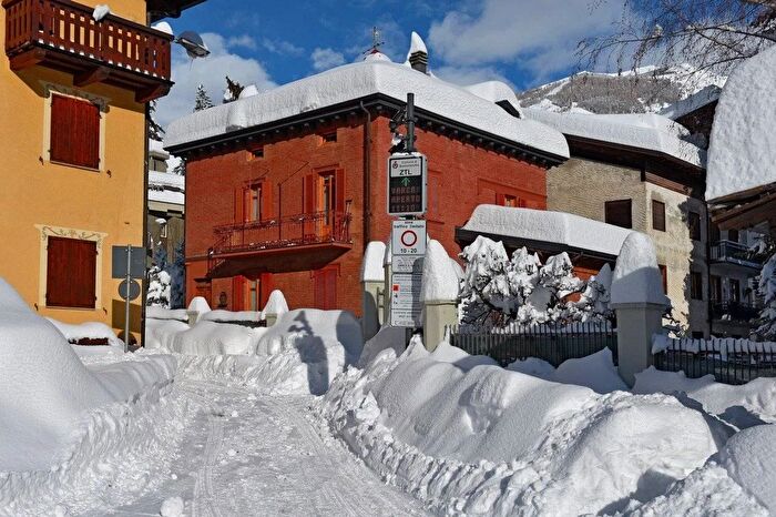 Casa con 10 locali in vendita in Via Generale Antonio CantoreBardonecchia, Bardonecchia