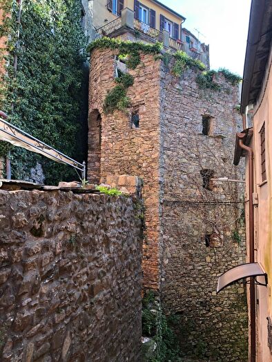 Casa quadrilocale in vendita in Arcola