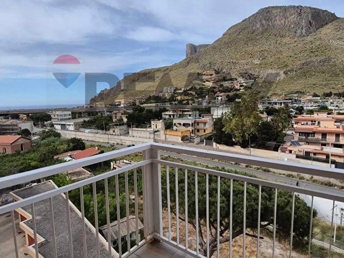 Appartamento bilocale in vendita in Via Rossi, Palermo