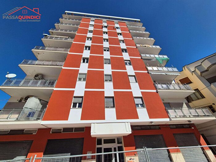 Appartamento con 5 locali in vendita in Piazza Giovanni XXIII, Triggiano