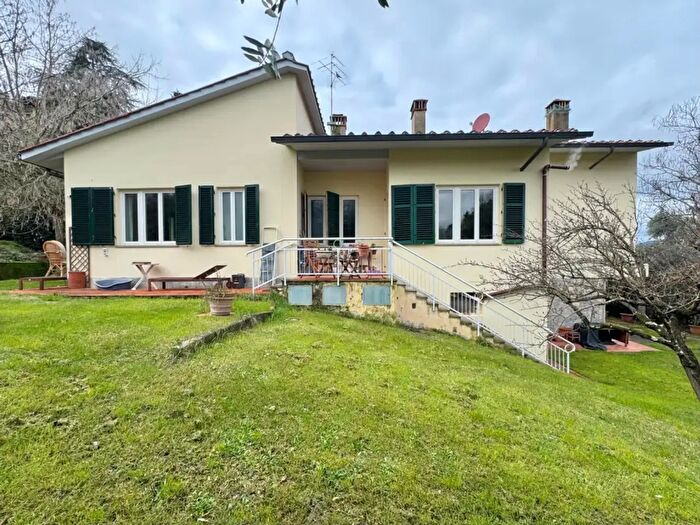 Casa con 11 locali in vendita in Via Torta, Bagno A Ripoli