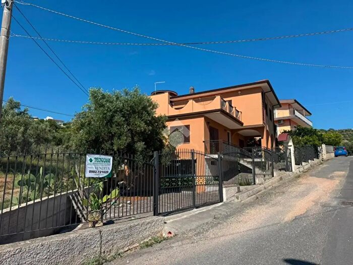 Casa con 5 locali in vendita in Contrada Cologni, Amantea