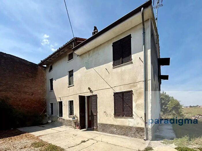 Appartamento con 5 locali in vendita in Via Giubellini, Sale