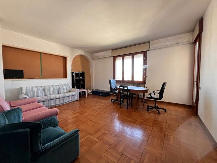 Appartamento con 6 locali in affitto in Corso Milano, Savonarola Ponte Molino, Padova